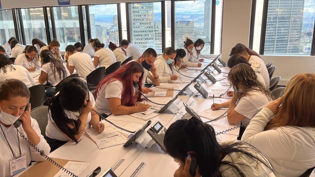 Estas son las ofertas de empleo en call centers de Bogotá y más ciudades.