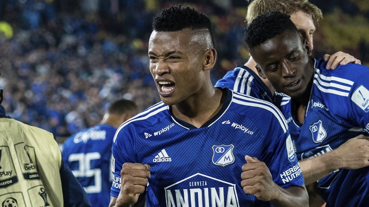 Cortés marcó doblete en la victoria por la fecha 5