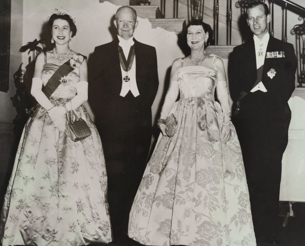 El presidente Eisenhower y su esposa Mamie fueron anfitriones de Isabel y Felipe en la Casa Blanca en 1957.