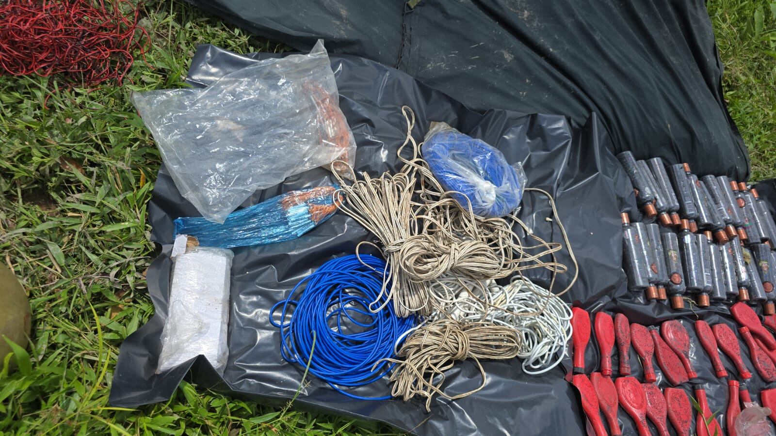 Elementos decomisados por el Ejército.