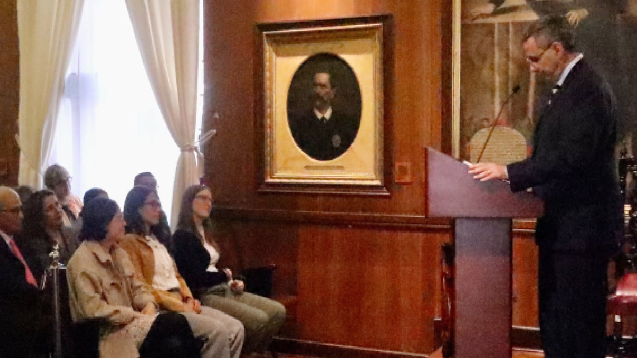 Estudiantes se manifestaron indignados por frase del nuevo decano de Economía de la Universidad del Rosario al calificarla de 'sexista'