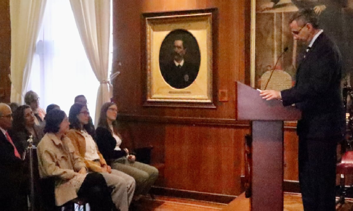 Estudiantes se manifestaron indignados por frase del nuevo decano de Economía de la Universidad del Rosario al calificarla de 'sexista'