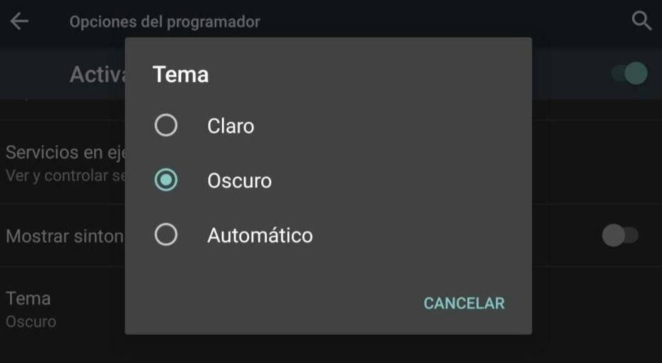 Captura de pantalla del modo oscuro en WhatsApp