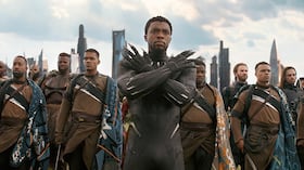 En 2022 los familiares del actor y su pareja firmaron un acuerdo de distribución que no se ha cumplido, según los hermanos de Boseman.