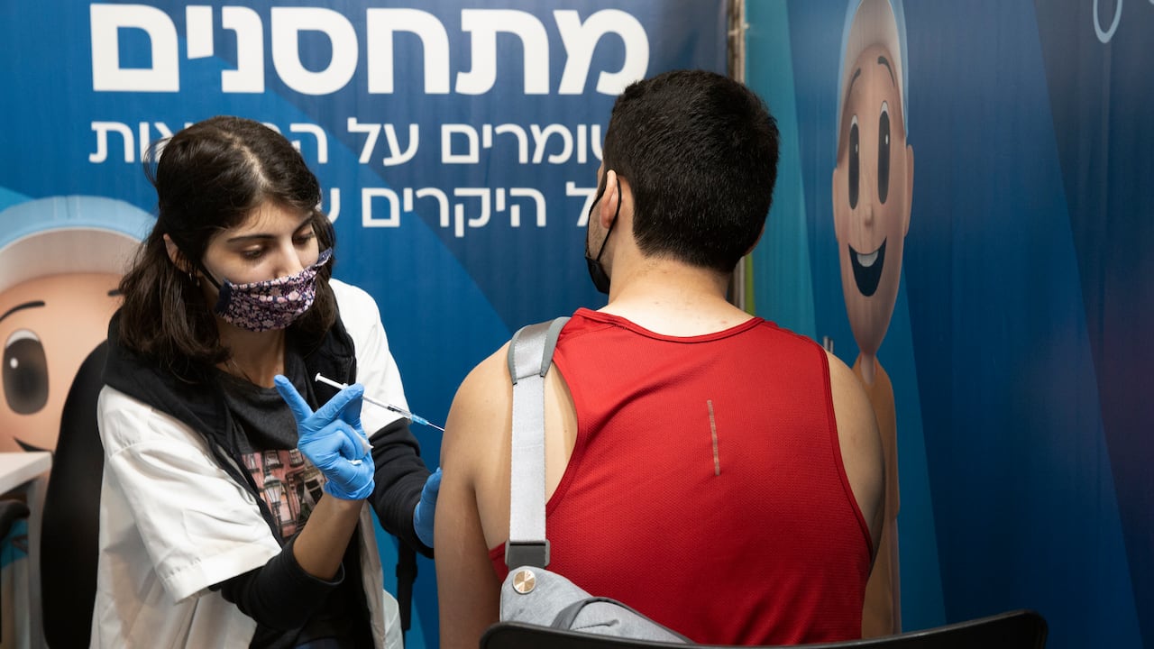 Israel fue el primer país en permitir una cuarta dosis de la vacuna anticovid en su territorio