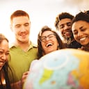 Cada vez más jóvenes buscan expandir su experiencia profesional en otros países.