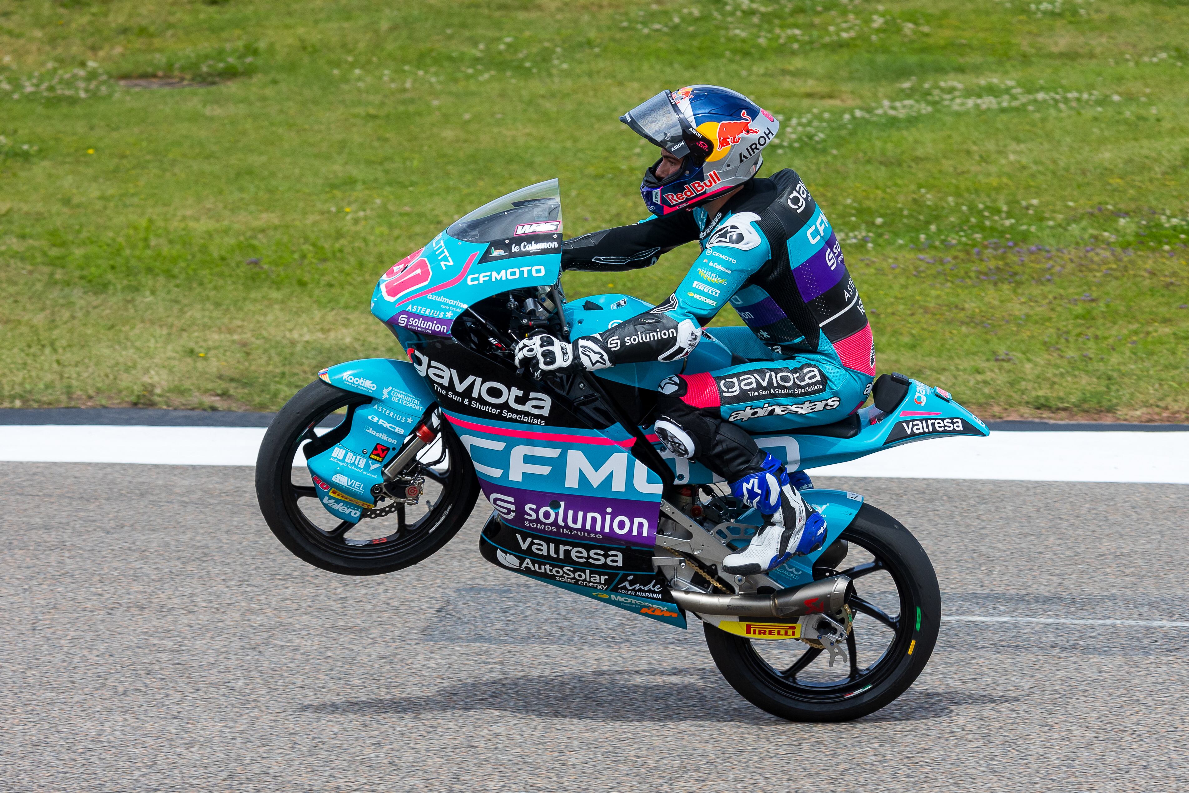 David Alonso, con 18 años, pinta para ser el gran futuro del MotoGP.