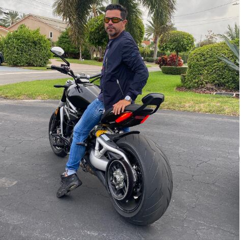 Las motos no se quedan atrás y también representan un gusto para Piter Albeiro.