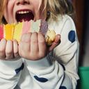 Los menores piensan que los productos de THC son golosinas. Foto: Getty Images.