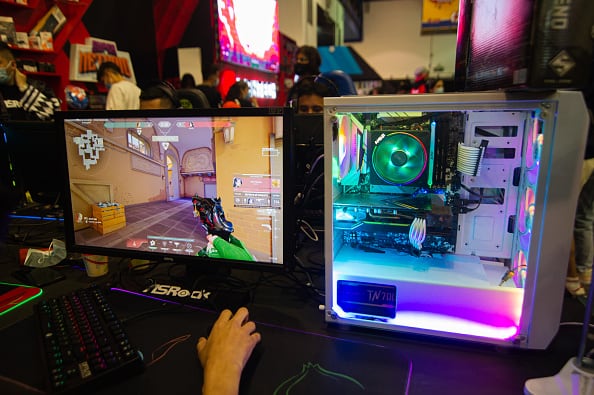 Según la IA, los juegos de disparos ayudan a mejorar la capacidad de reacción.