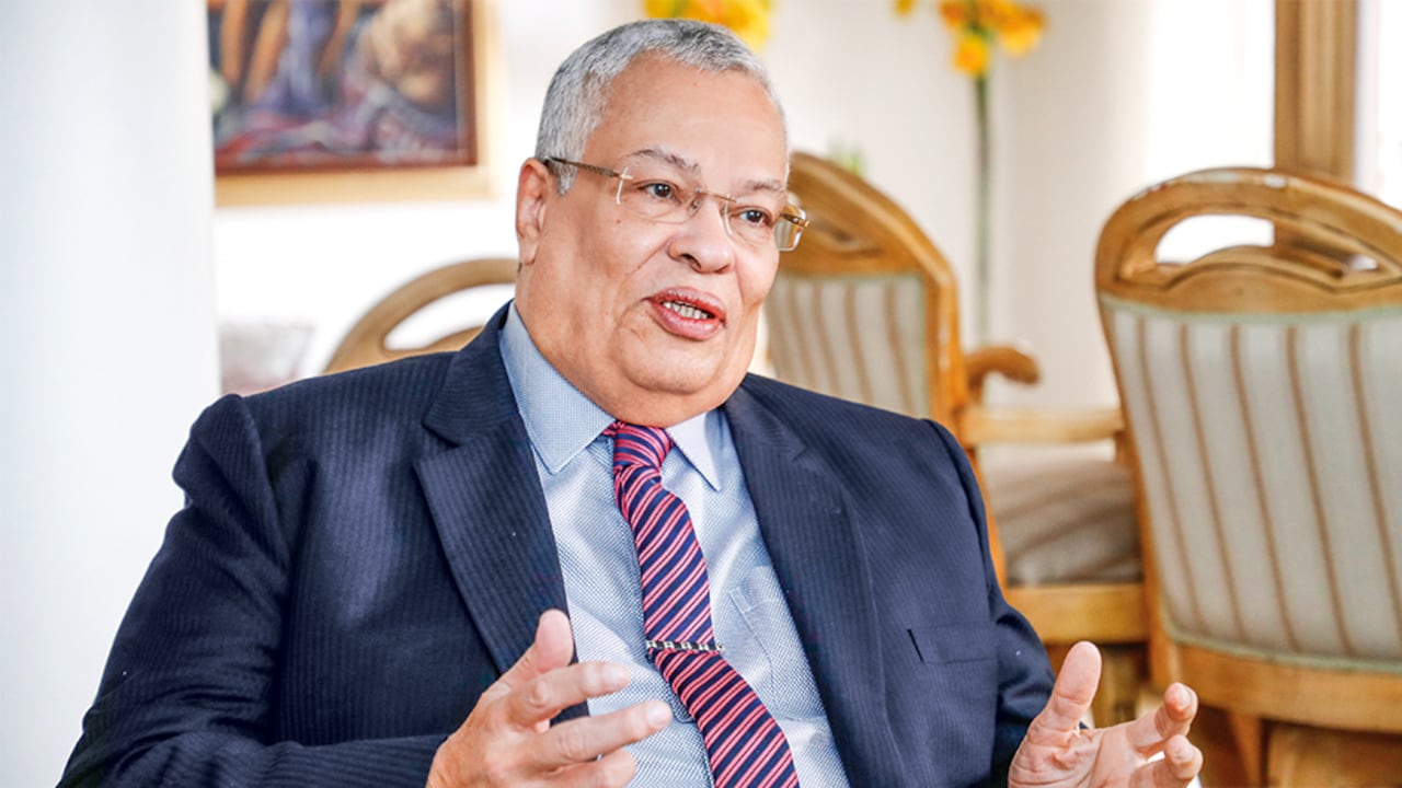 El abogado José Manuel Abuchaibe presentó una denuncia en contra de Gustavo Petro en la Comisión de Acusación de la Cámara de Representantes.