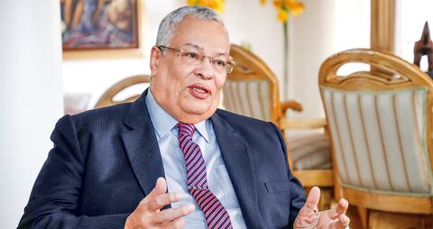 El abogado José Manuel Abuchaibe presentó una denuncia en contra de Gustavo Petro en la Comisión de Acusación de la Cámara de Representantes.