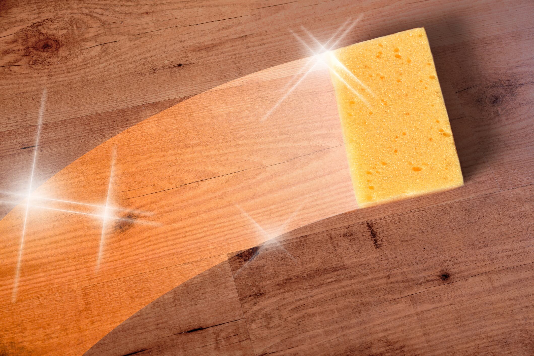 Pulir un piso de madera de forma casera se presenta como una alternativa viable y efectiva a los servicios profesionales costosos.