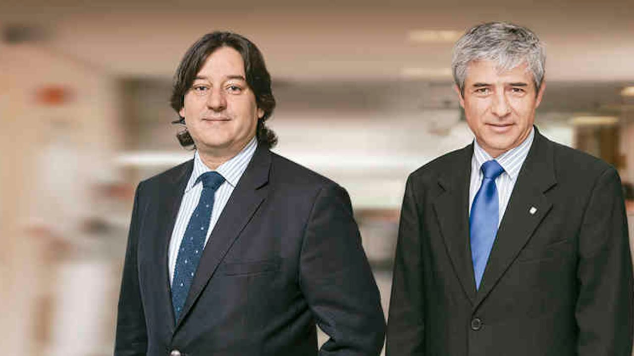 Mauricio Correa, gerente de WIN Sports y Juan Carlos Gómez, profesor de la Universidad de la Sabana.