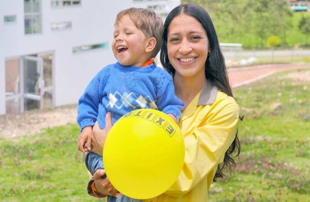 1982 - Nace la Fundación Éxito que desde entonces ha trabajado fuertemente por acabar la desnutrición infantil en el país. FOTO: Grupo Éxito