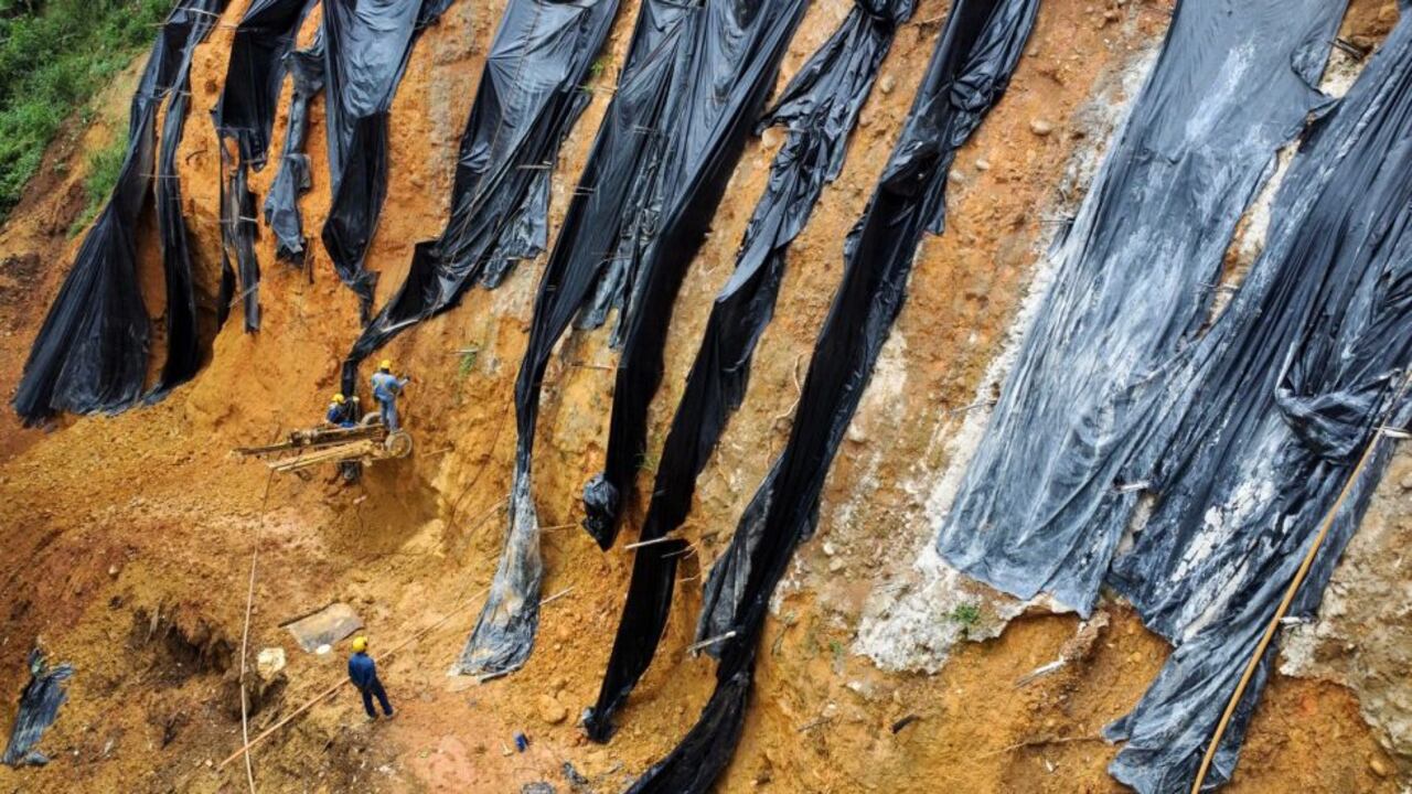 Obras de mitigación de riesgos ante erosiones en barrios de Bucaramanga.