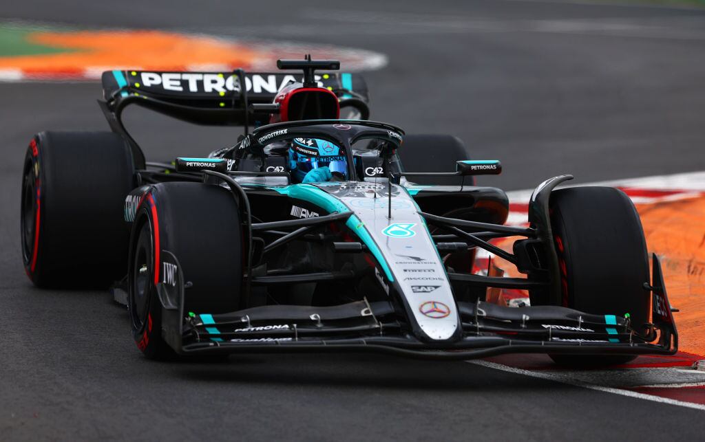 George Russell de Gran Bretaña celebra su pole position en el parque feme durante la clasificación antes del Gran Premio de F1 de Canadá.