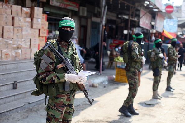 A pesar de que el líder del brazo político de Hamás, Ismail Haniye, llegó a formar un gobierno meses después, las operaciones de Israel contra Gaza en respuesta al secuestro del militar israelí Gilad Shalit y las tensiones intrapalestinas derivaron en unos enfrentamientos que se saldaron con Hamás al frente de la Franja desde 2007, mientras que Al Fatá dirige las políticas en Cisjordania.