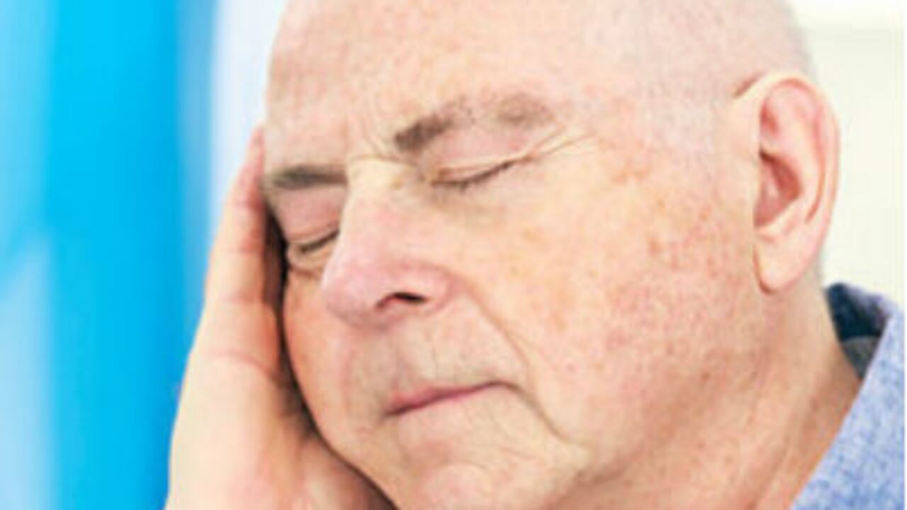 Quienes duermen mal, mucho o muy poco parecen tener más riesgo de demencia y predemencia.