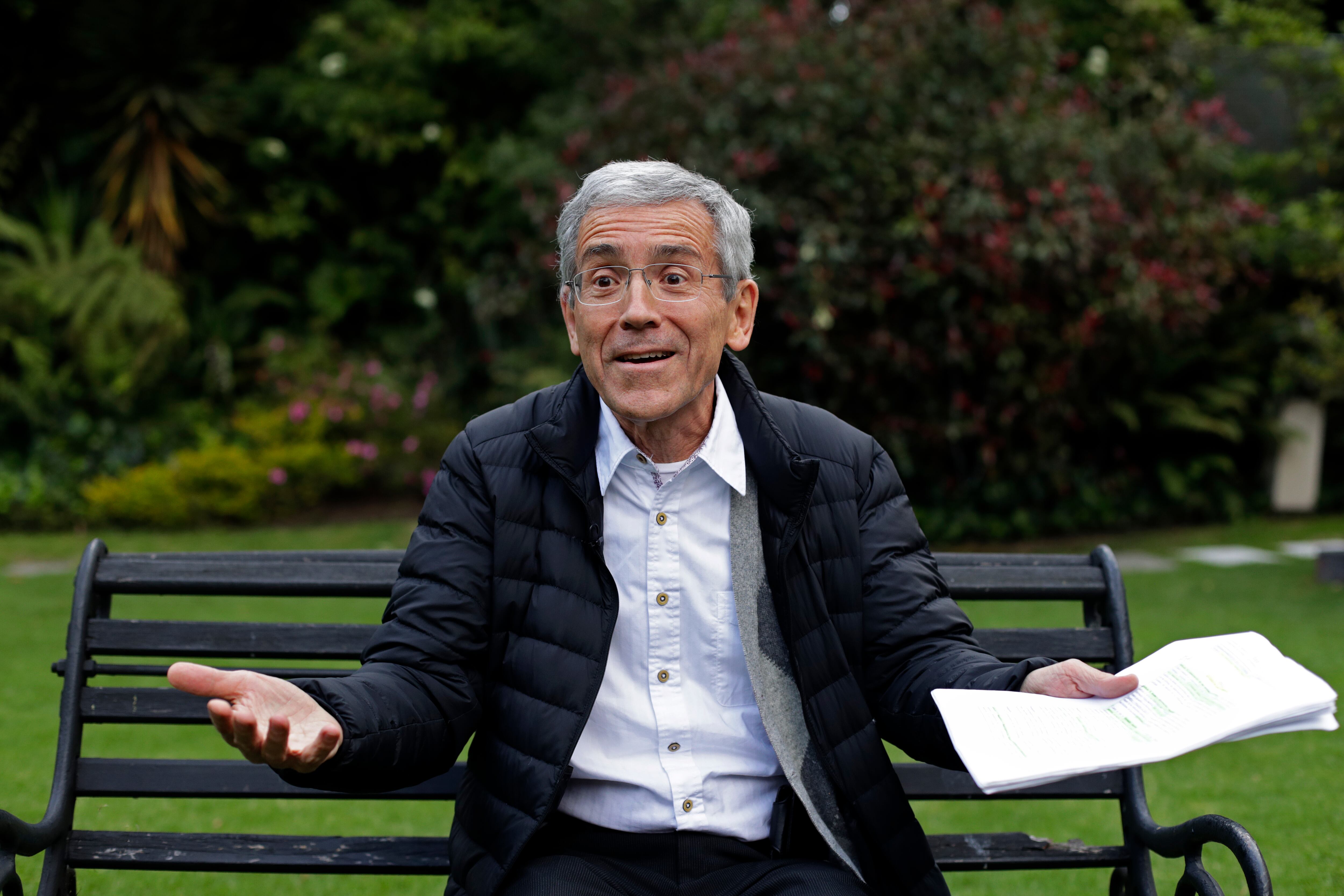 FRANCISCO DE ROUX
SACERDOTE JESUITA
JEP
BOGOTA, JULIO 12 DE 2018