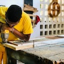 Carpintería es uno de los programas de formación que ofrece la Etcar.