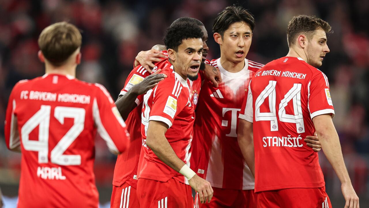 Luis Díaz junto a sus compañeros del Bayern Múnich en la temporada 2025-2026.