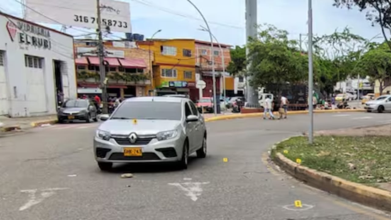 Hombre asesinado dentro de un carro en Bucaramanga.