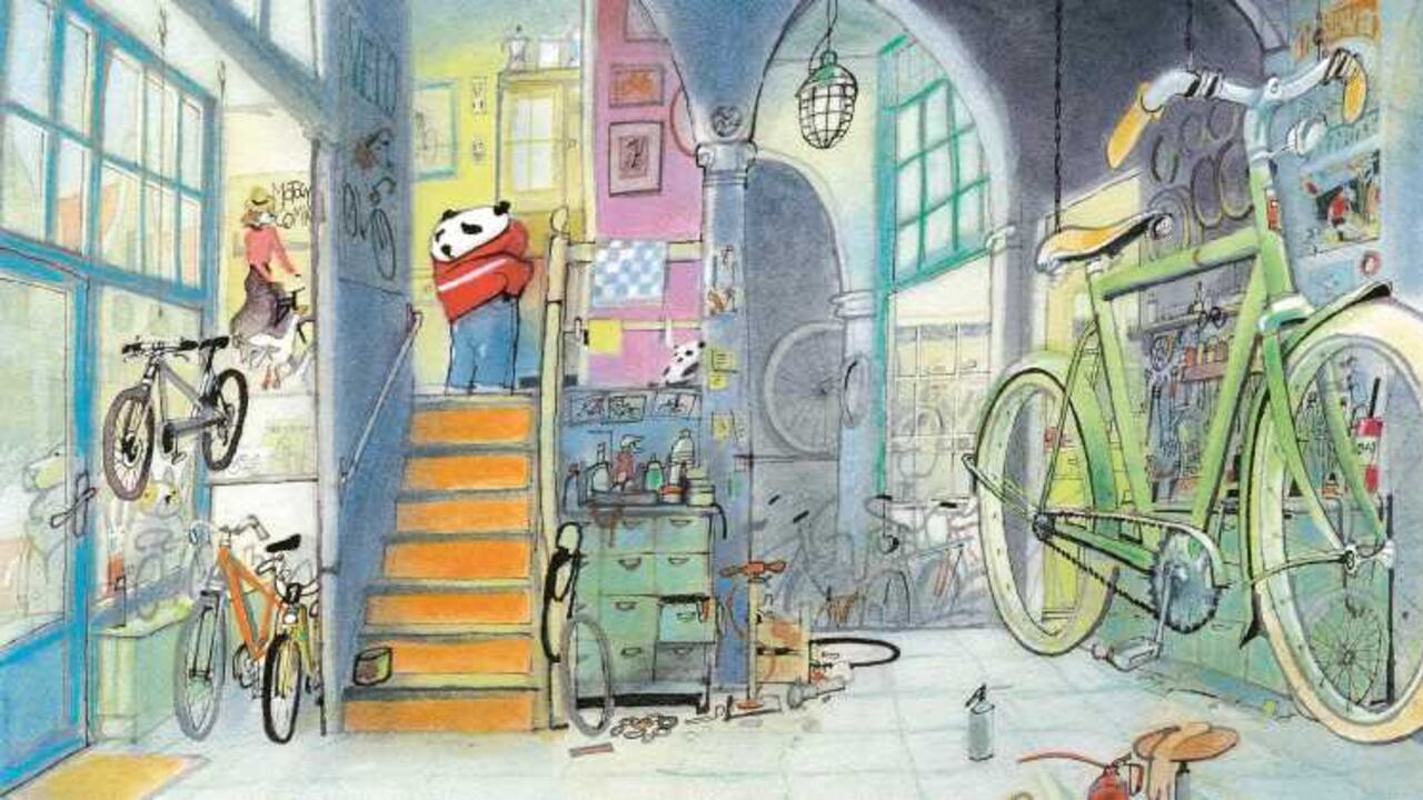 ¡Date una vuelta en bici!, ilustrado por Philip Hopman y escrito por Joukje Akveld, fue traducido al español para la FILBo. Foto: Cortesía Editorial Querido.