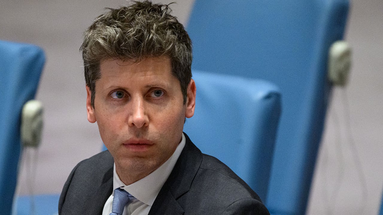 Sam Altman, CEO de de OpenAI. Dos modelos de OpenAI protagonizaron un incidente que ahora llegó a los tribunales de California.