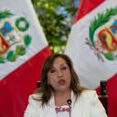 La presidenta peruana Dina Boluarte se dirige a la Nación durante una presentación de cuentas de su Gobierno en Palacio de Gobierno en Lima, el 9 de junio de 2023.