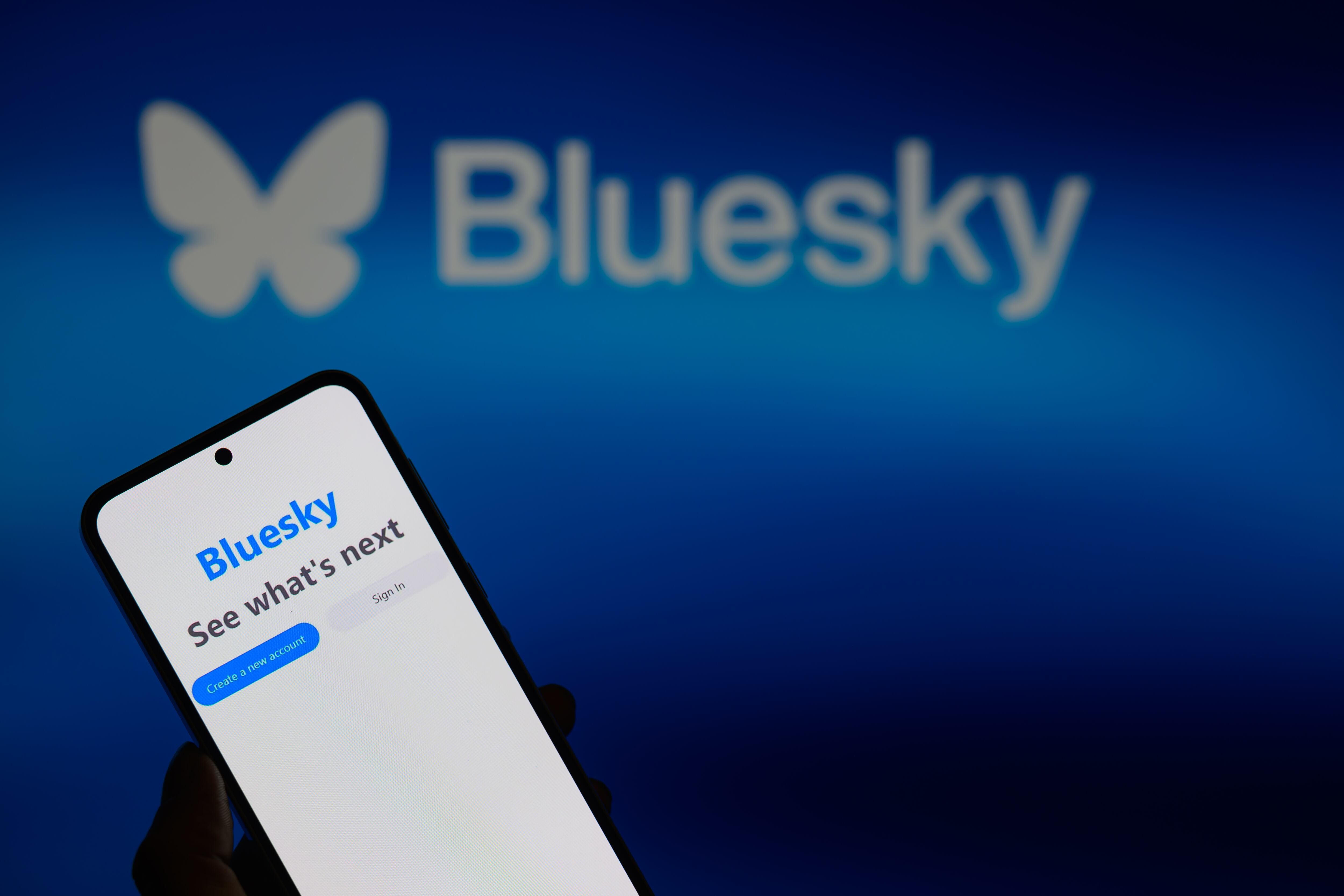 Bluesky es una red social descentralizada creada con el objetivo de ofrecer una alternativa a plataformas tradicionales como X.