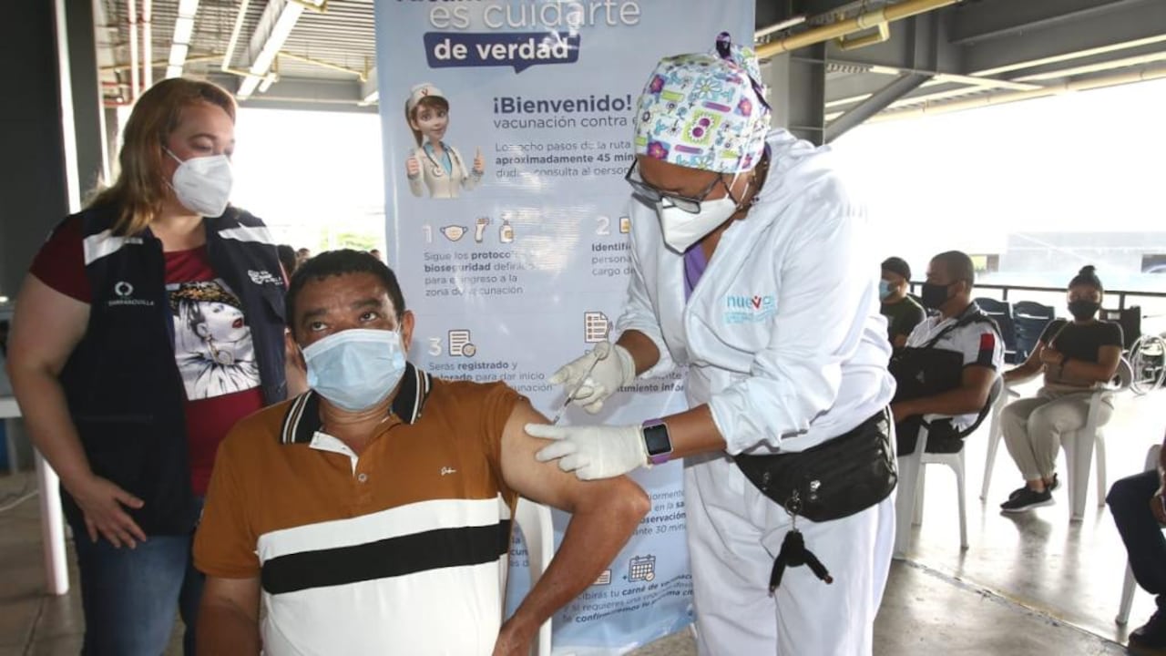 Uno de los puntos de vacunación masiva en Barranquilla.
