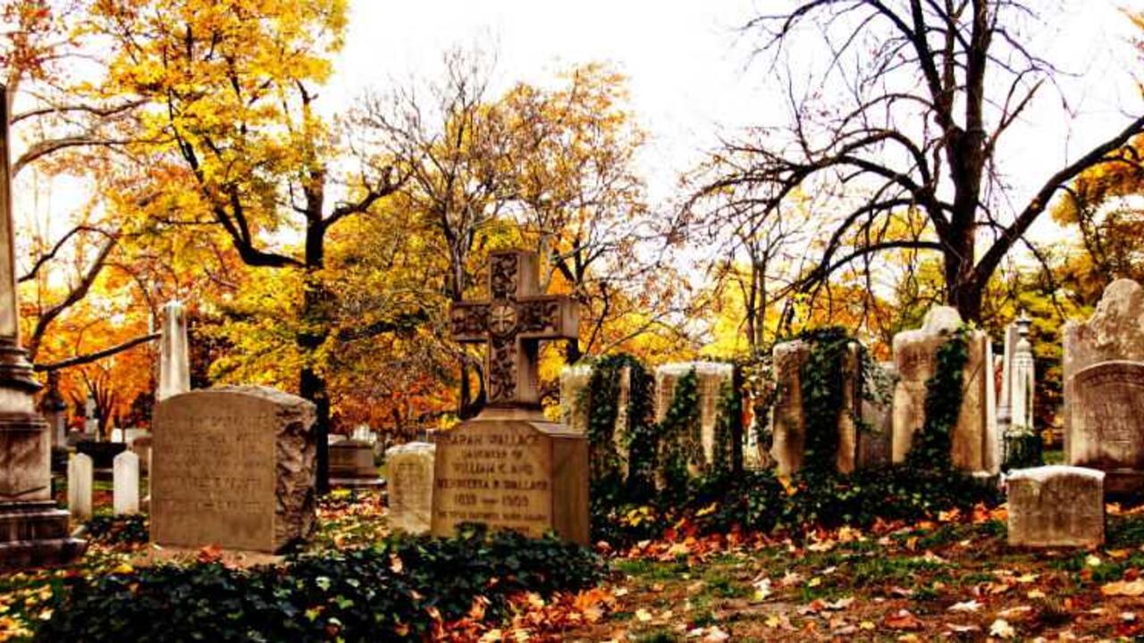 Ahora se pueden conseguir cofres con los diseños personalizados de los equipos favoritos de fútbol de los difuntos o con materiales ecológicos como la cáscara de arroz o de trigo.