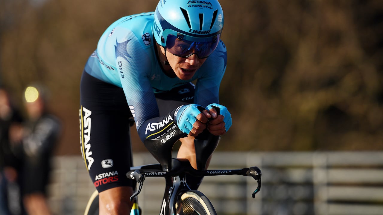 Miguel Ángel López debutando en la Tirreno-Adriático 2022.