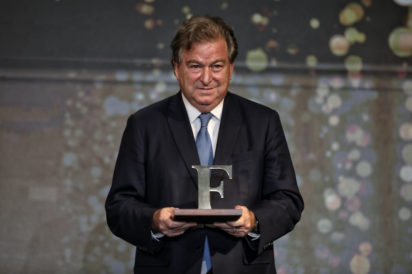 Recibe el premio a la Excelencia Empresarial 2023 que otorga la revista Forbes