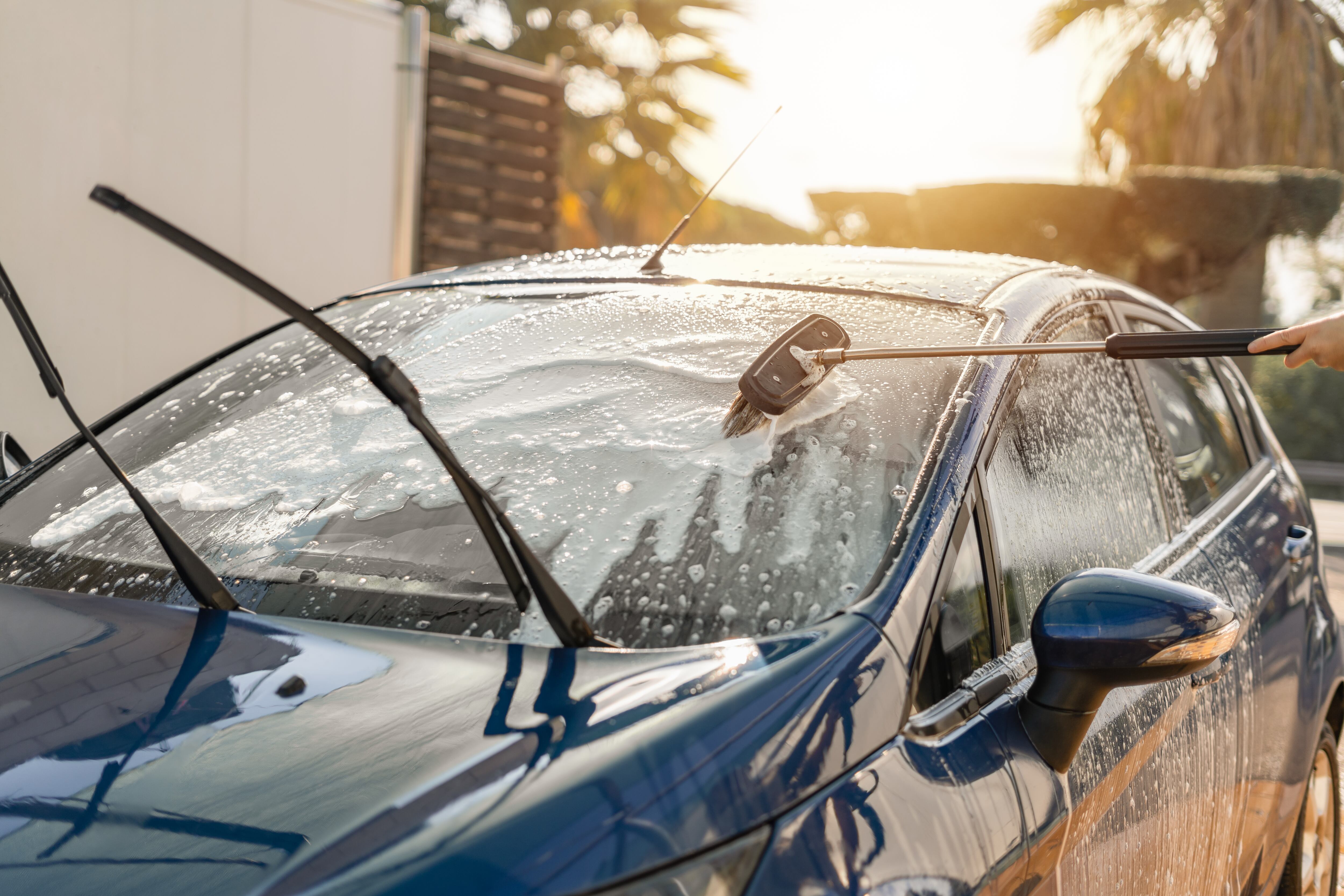 La época de lluvias supone un mayor reto para el cuidado de los carros. Es cuando más hay que lavarlos.
