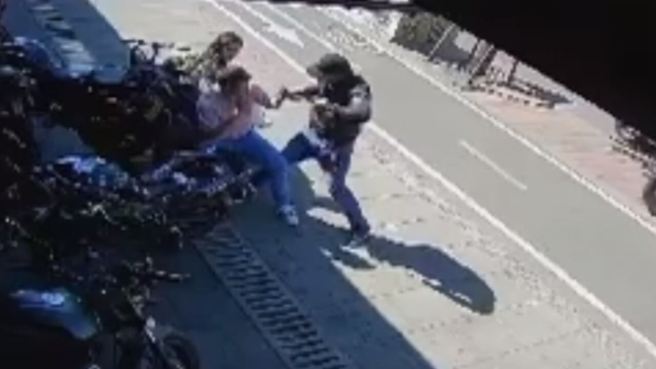 Atrapan a ladrones mientras emprendían la fuga tras asalto armado en Kennedy; así fue el ‘plan candado’ de la Policía de Bogotá