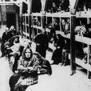 Jean Améry y Primo Lévi son los dos escritores considerados antípodas en cuanto a la memoria sobre los campos de concentración. Améry desde el resentimiento y la negación del perdón, y Lévi desde el intento de interpretar el mundo que produjo el Holocausto.