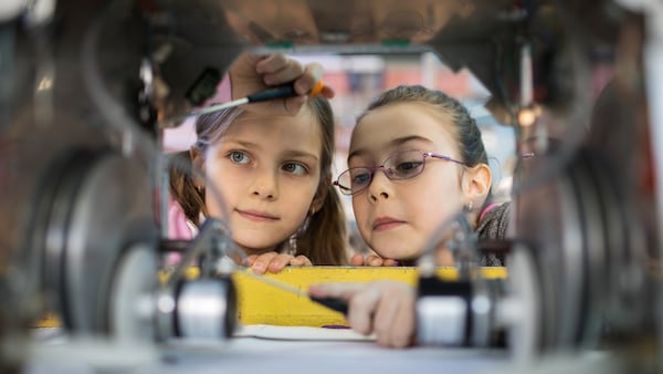 La conversación permitirá explorar cómo se están transformando las propuestas educativas