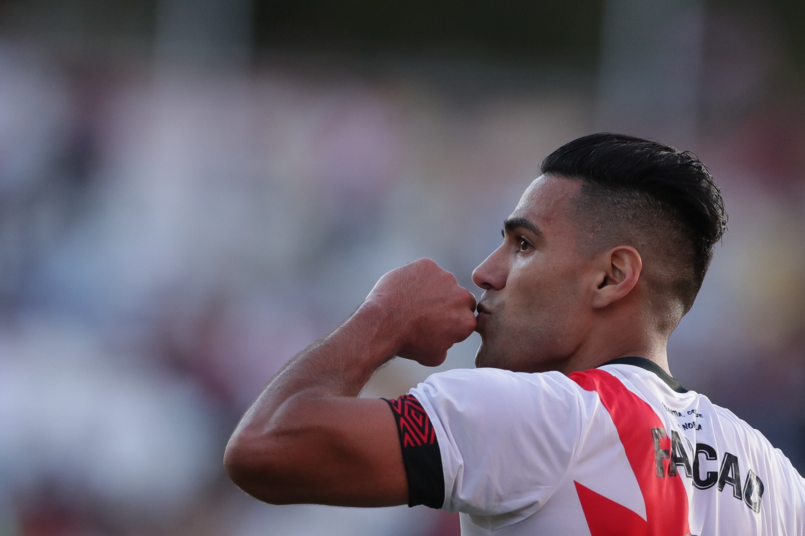MADRID, SPAIN - SEPTEMBER 26: Radamel Falcao of Rayo Vallecano de Madrid celebrates scoring their second goal during the LaLiga Santander match between Rayo Vallecano and Cadiz CF at Campo de Futbol de Vallecas on September 26, 2021 in Madrid, Spain. (Photo by Gonzalo Arroyo Moreno/Getty Images)