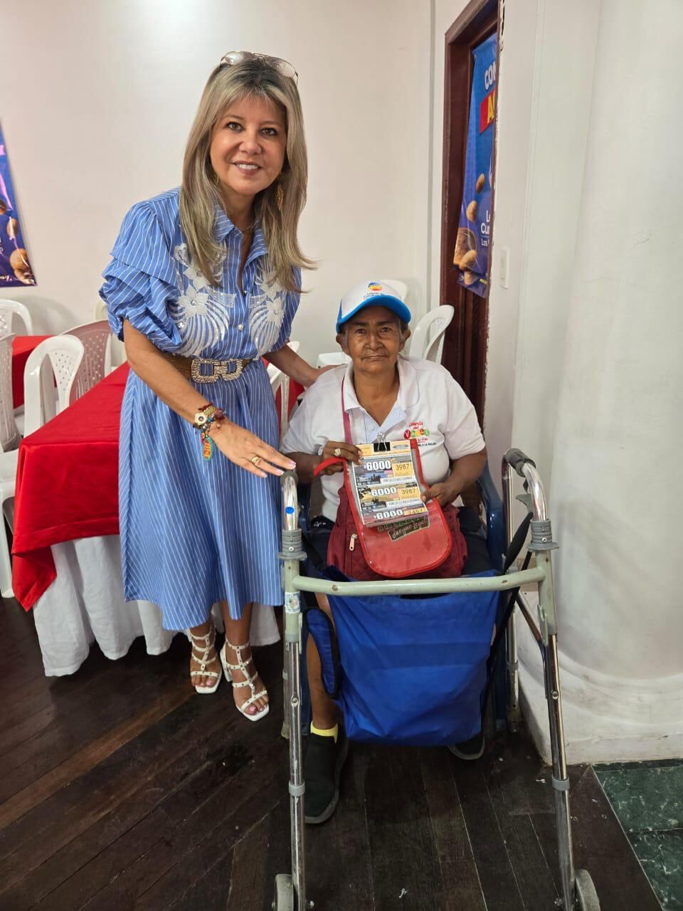 Maribel Córdoba Guerrero, gerente de la Lotería de Cundinamarca en actividades de bienestar con los loteros