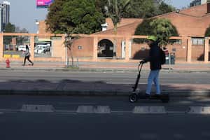Bogota transmilenio, día sin carro, bicicletas, autopista