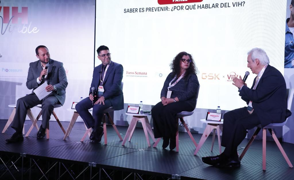 Ariel Soto, editor de Foros Semana; Leonardo Arévalo,  jefe médico de programas especiales en Virrey Solis IPS; Liliana Andrade, médica experta en VIH-Mg en medicina tropical y salud  internacional; y Juan Carlos Vargas, director médico de Profamilia