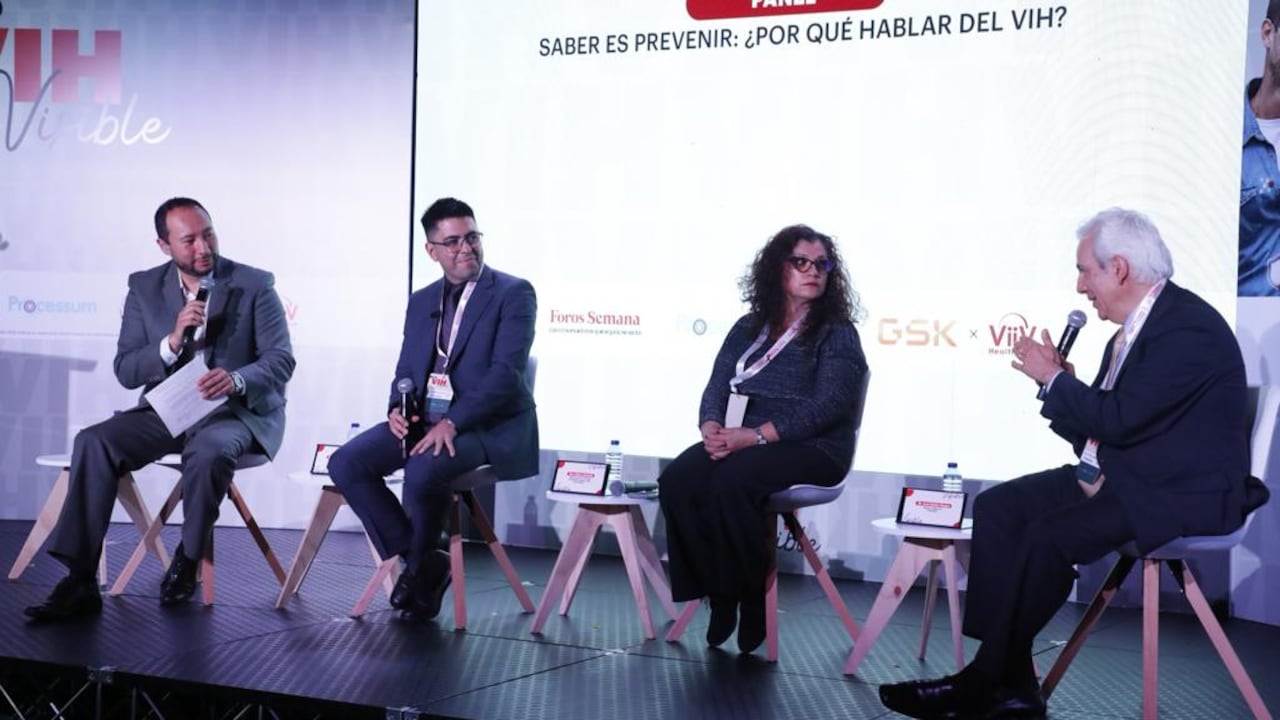 Ariel Soto, editor de Foros Semana; Leonardo Arévalo, jefe médico de programas especiales en Virrey Solis IPS; Liliana Andrade, médica experta en VIH-Mg en medicina tropical y salud internacional; y Juan Carlos Vargas, director médico de Profamilia