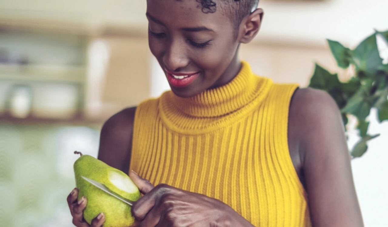 Acompañada de su bajo contenido calórico, la pera tiene un poder diurético que ayuda a eliminar los líquidos retenidos