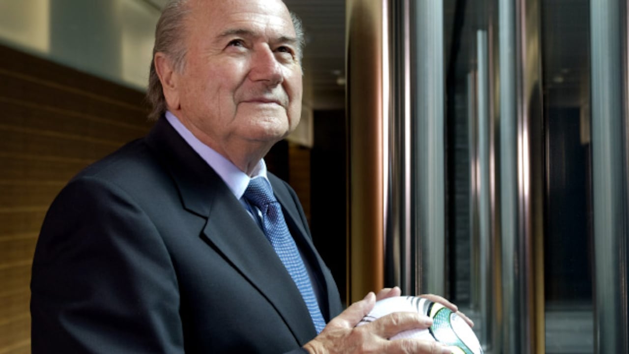 El suizo Joseph ‘Sepp’ Blatter no ha escatimado esfuerzos para ampliar el gigantesco alcance de la Fifa. Su poder parece el de un dictador. Fue reelecto en 2011 con el 90 por ciento de los votos, tras ser el único candidato.