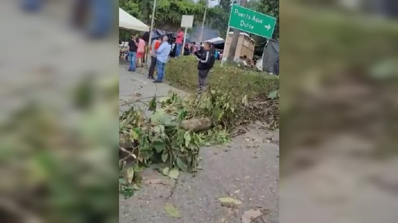 Las comunidades llevan dos días de bloqueos.