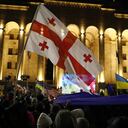 Foto de Archivo: La gente asiste a una manifestación en apoyo de Ucrania en el primer aniversario de la guerra entre Ucrania y Rusia, en Tbilisi, Georgia, el 24 de febrero de 2023. (Foto de David Mdzinarishvili/Agencia Anadolu vía Getty Images)