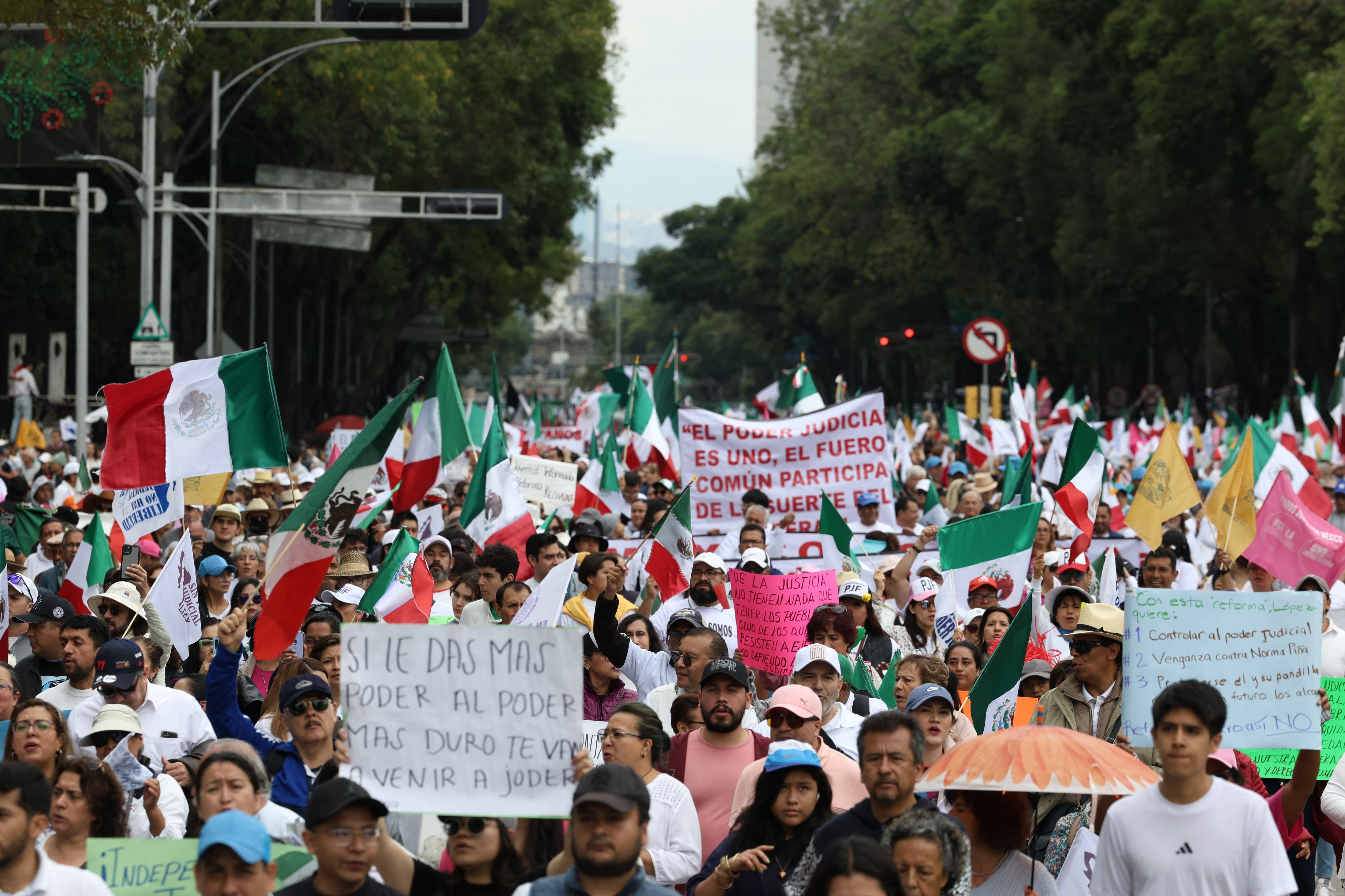 Protestas en México contra la reforma judicial de Andrés Manuel López Obrador.