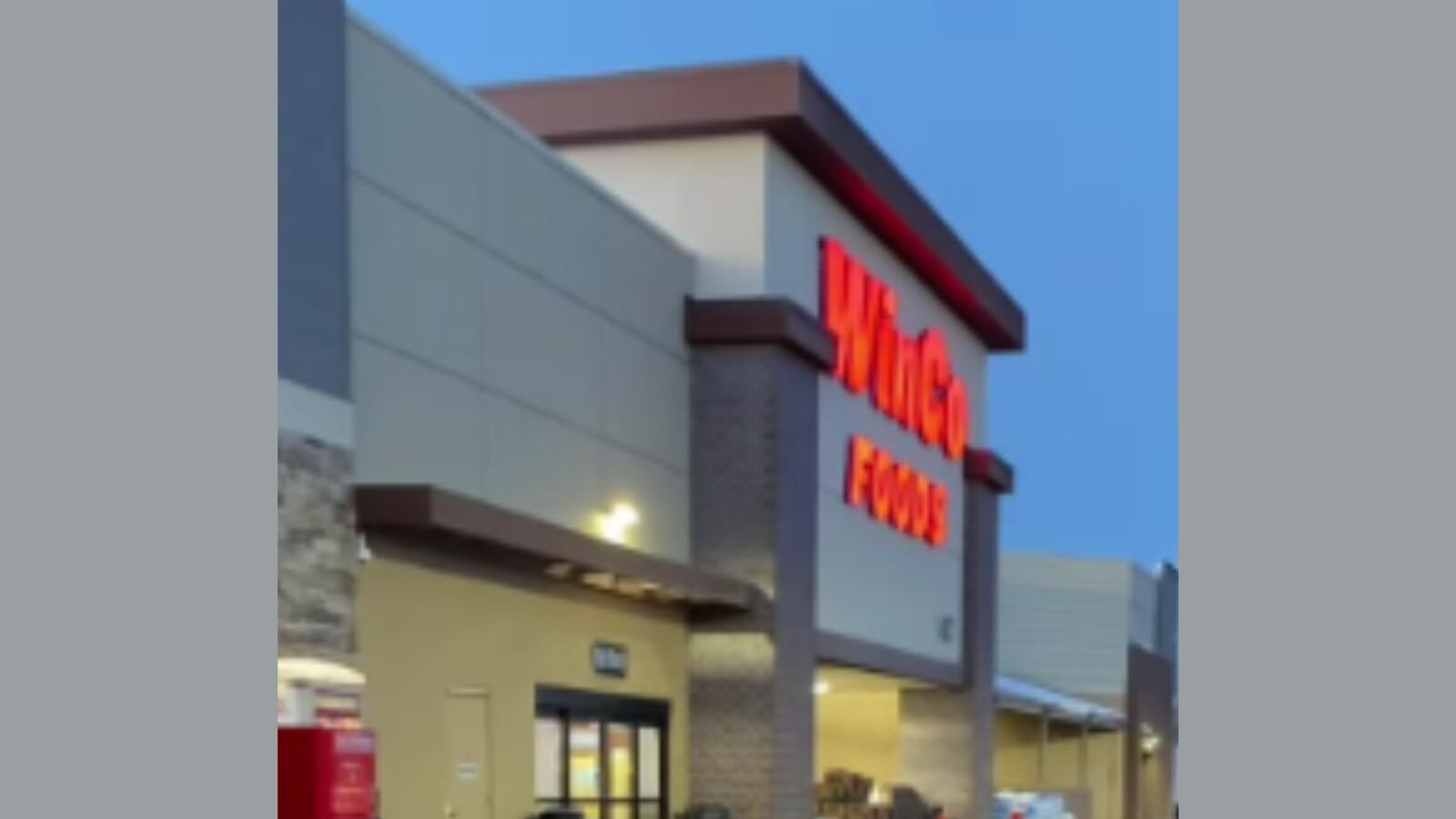 WinCo, un supermercado que  ha implementado estrategias de precios en beneficio de sus consumidores
